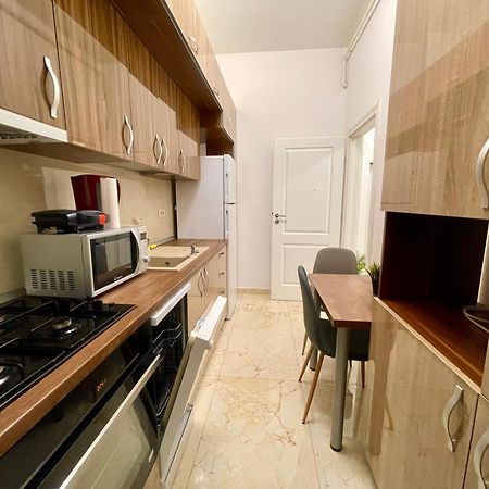 Central Adress Cd22 Bukarest Exteriör bild