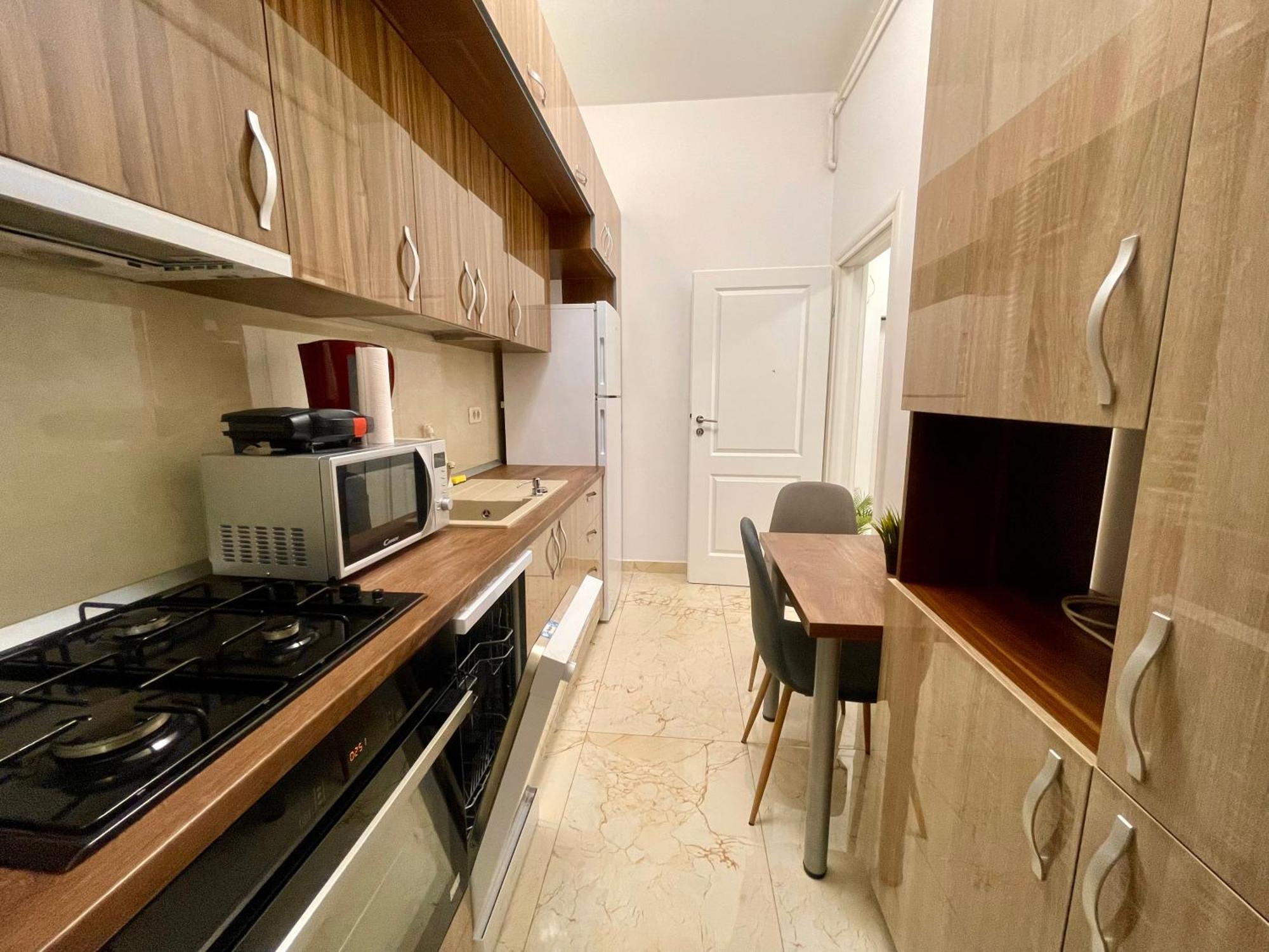 Central Adress Cd22 Bukarest Exteriör bild